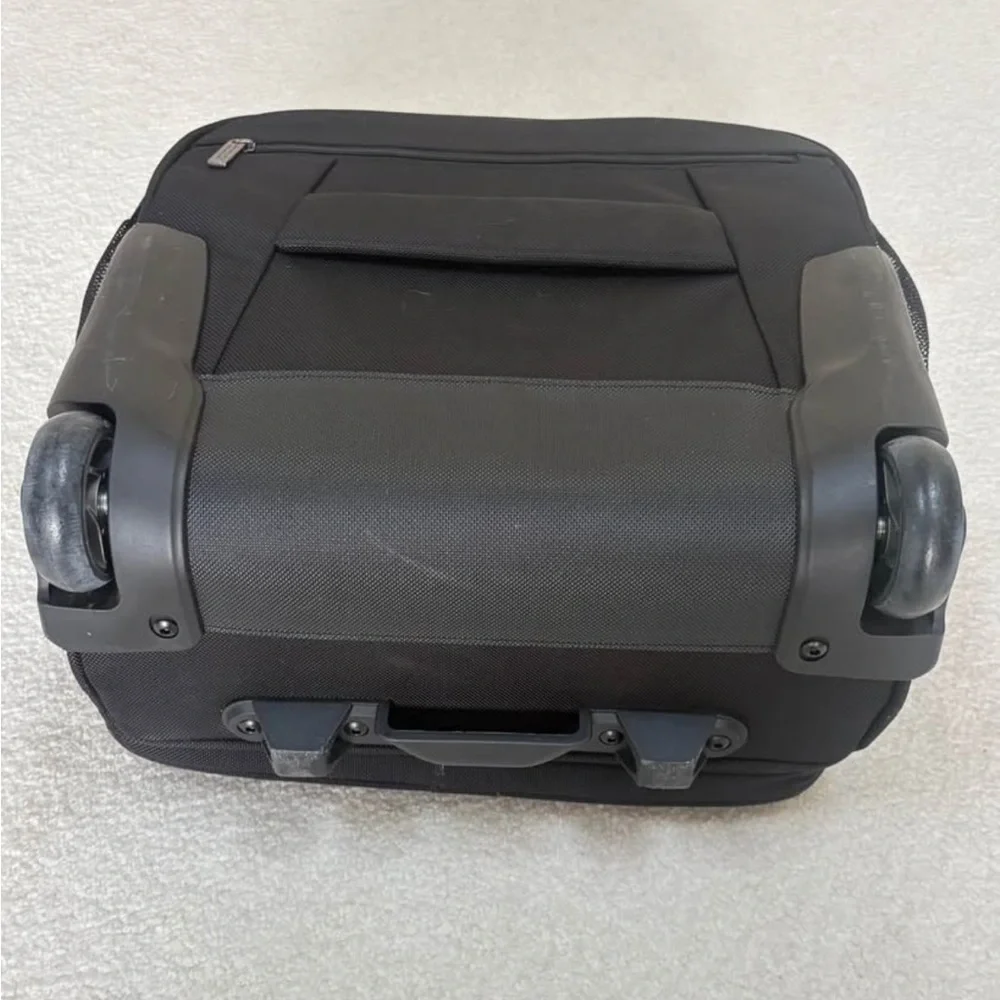 Unisex CODi Carry-On Professional Wheeled Suitcase